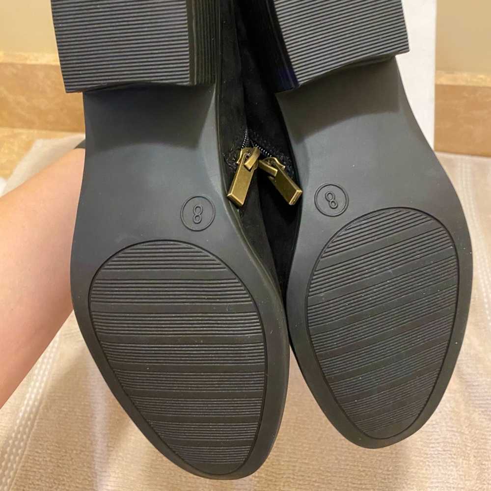 NWT Toetos Brand New Black Suede Booties - Picture 5 of 8